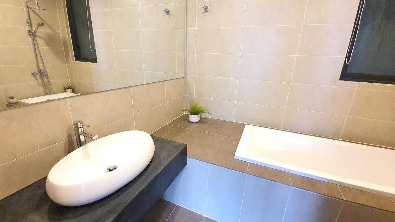 Klgateway Premium Mid Valley Apartment *